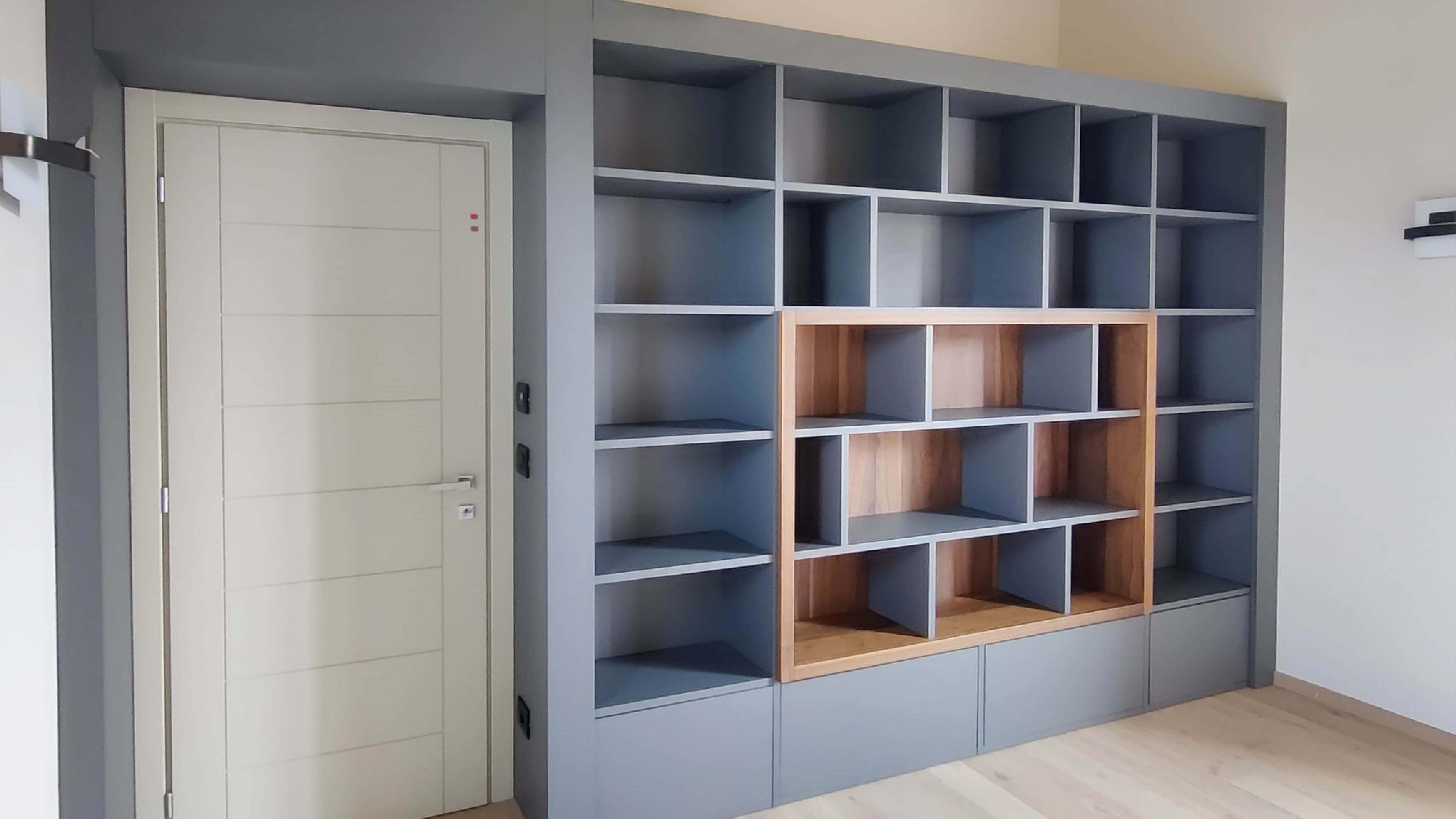 libreria con porta