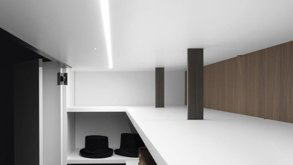armadio camerino immagine 01